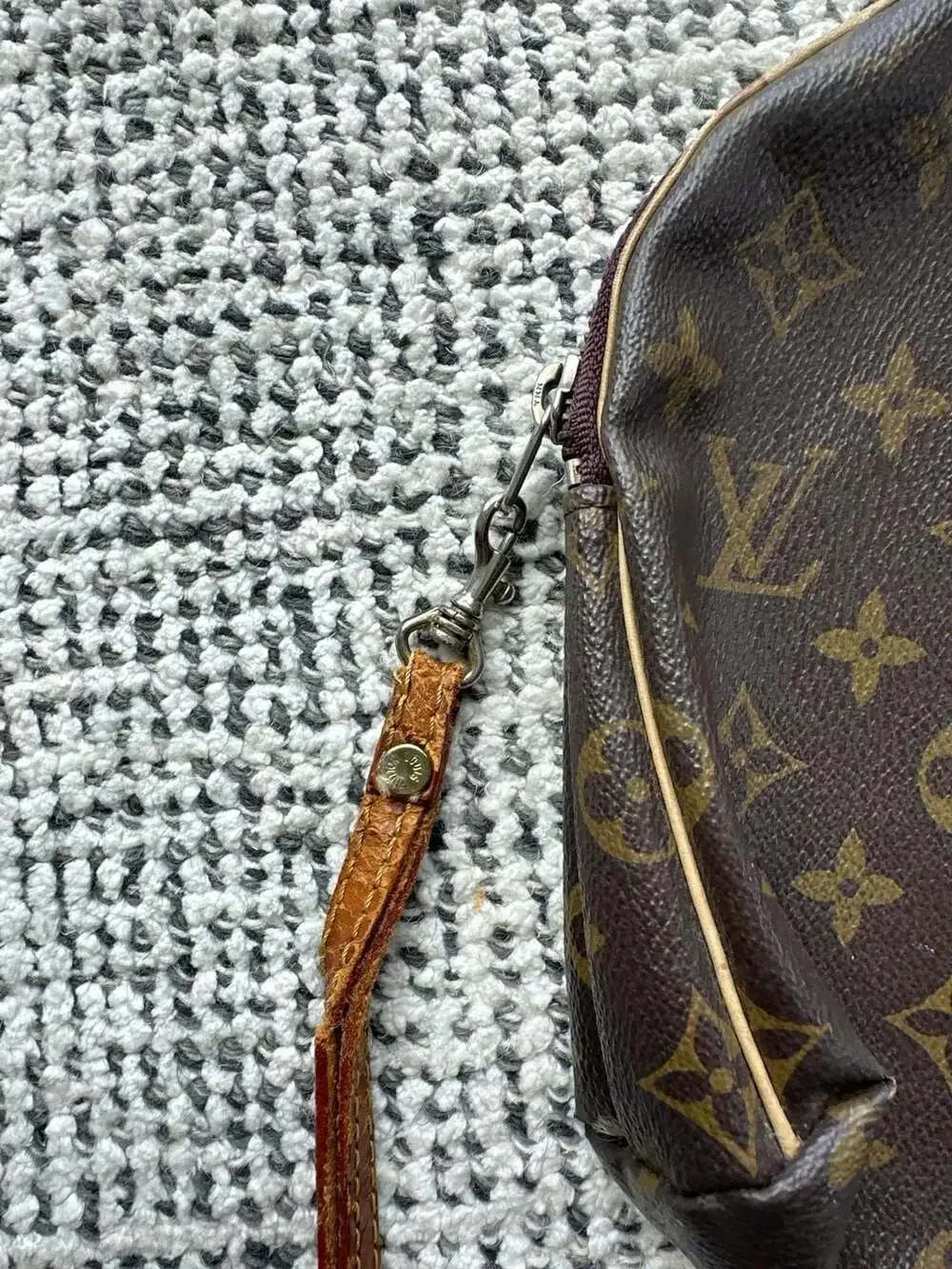 Louis Vuitton Vintage Monogram Trousse Demi-Ronde Cosmetic Pouch Wristlet - Picture 3 of 6